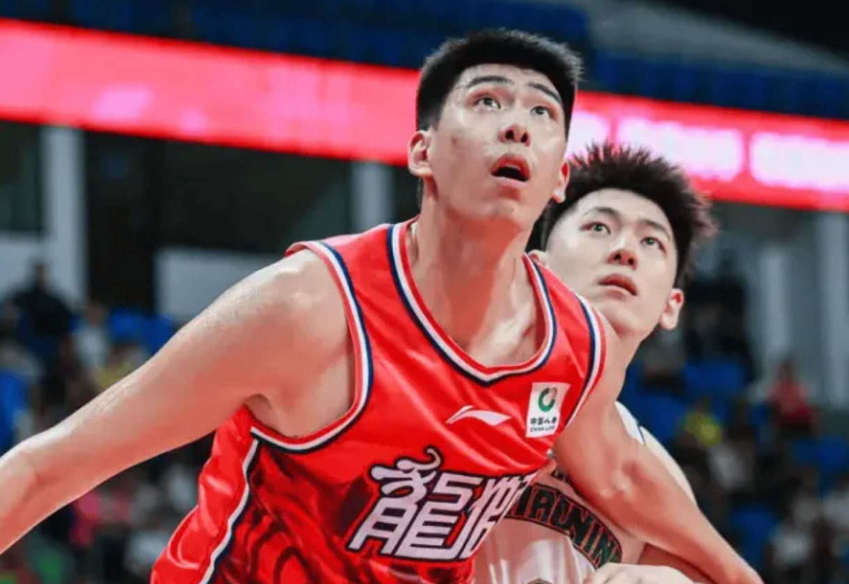 引发四大豪门追求,年薪5030万成为香饽饽!小卡是时候离开快船了
