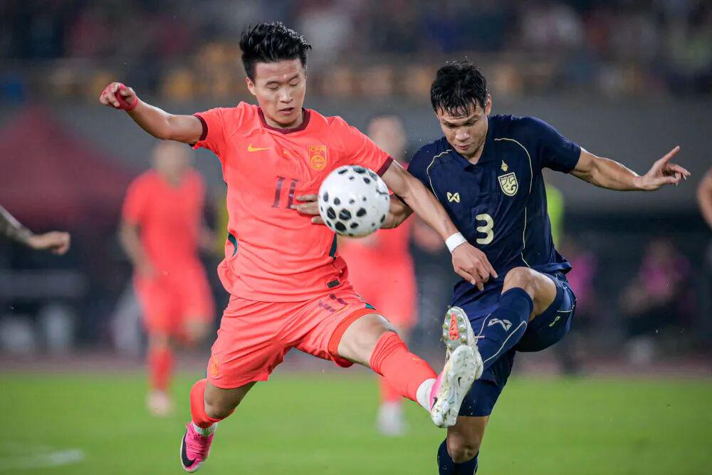 世体:世界杯18决赛西葡战,巴萨体育总监德科现场观战